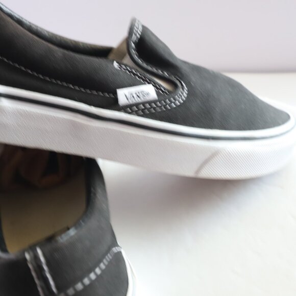 black vans classic slip ons. size us women 6 - Picture 6 of 6
